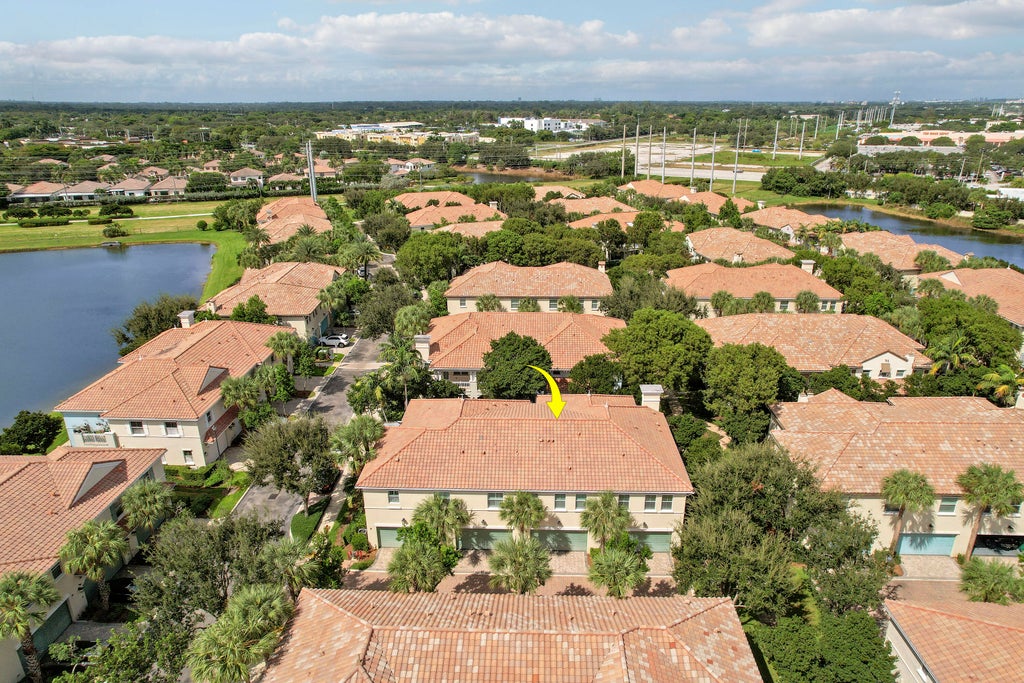 Photo of 4326 Cascada Circle, Hollywood, FL 33024 (MLS # B26092802)