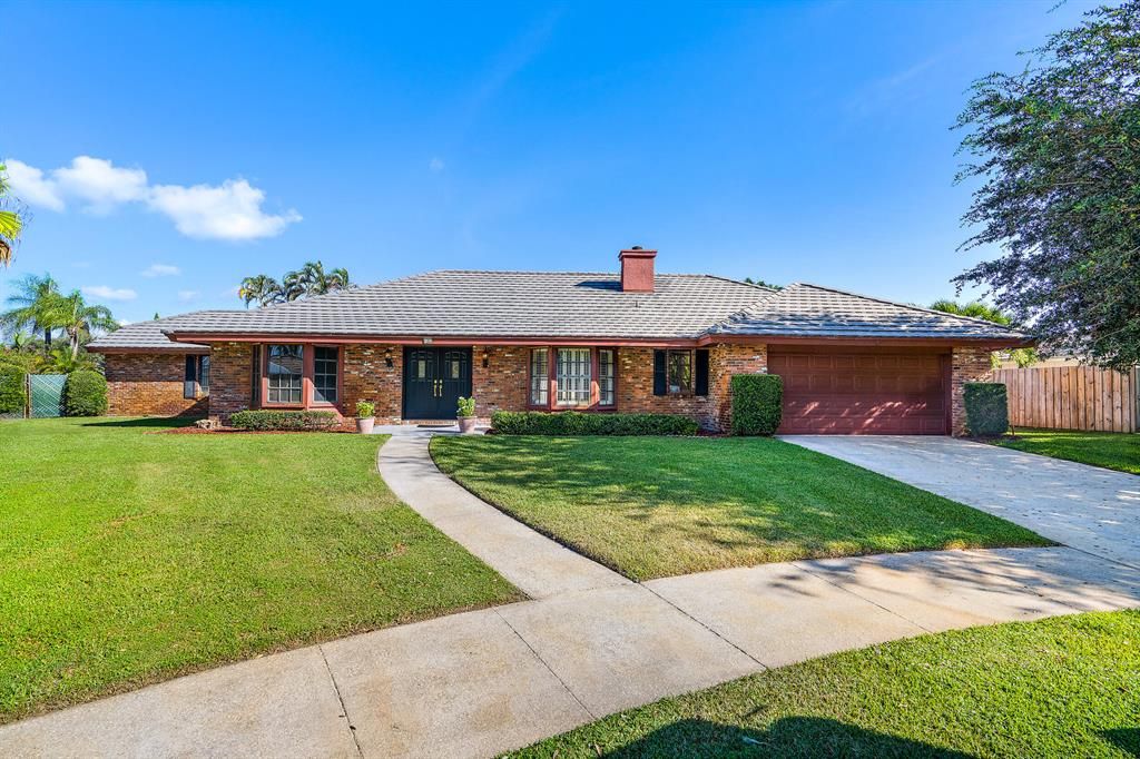 Photo of 46 Poplar Road, Tequesta, FL 33469 (MLS # R10749451)