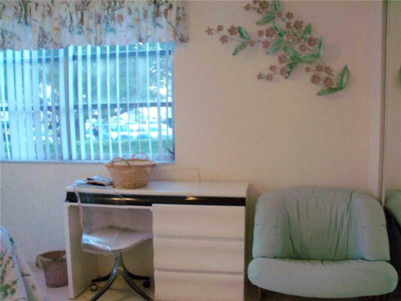 MEADOWBROOK LAKES - Residential