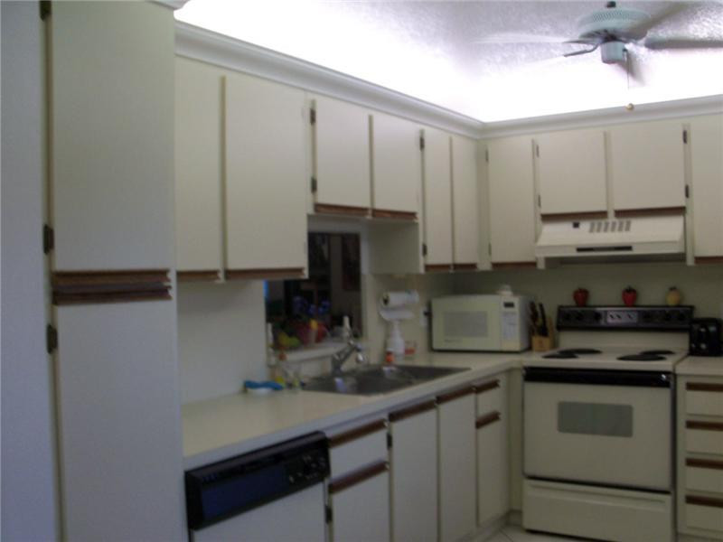 MEADOWBROOK LAKES - Residential