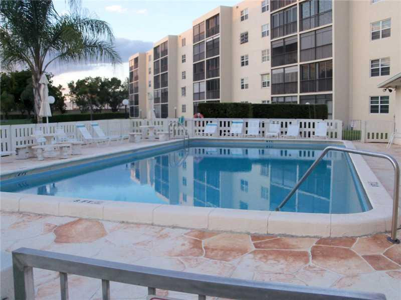 MEADOWBROOK LAKES - Residential