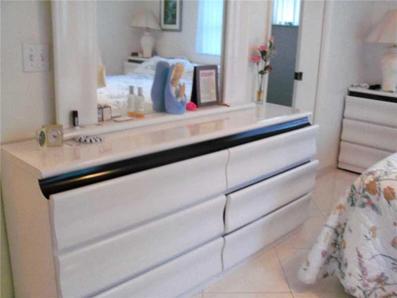 MEADOWBROOK LAKES - Residential