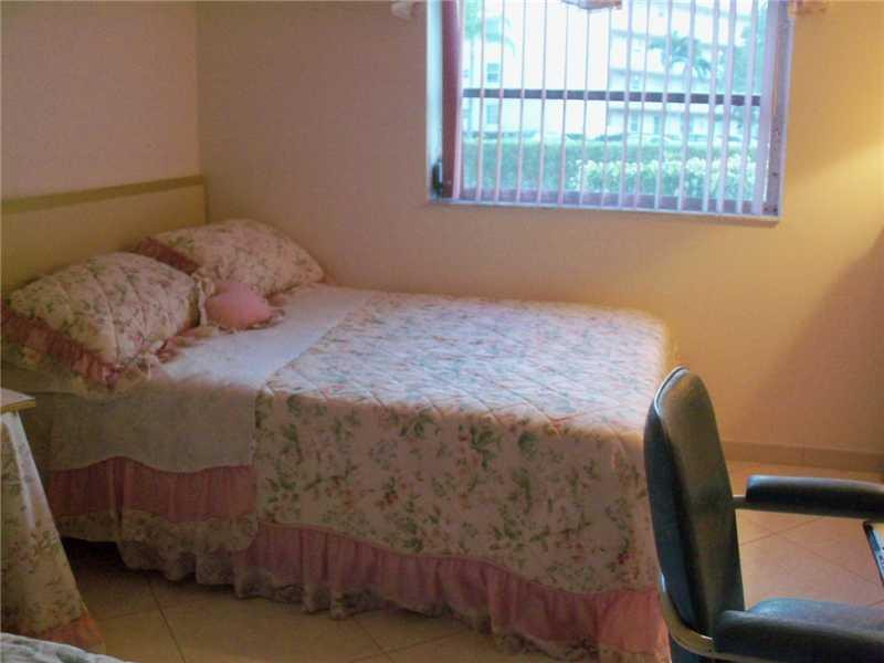 MEADOWBROOK LAKES - Residential