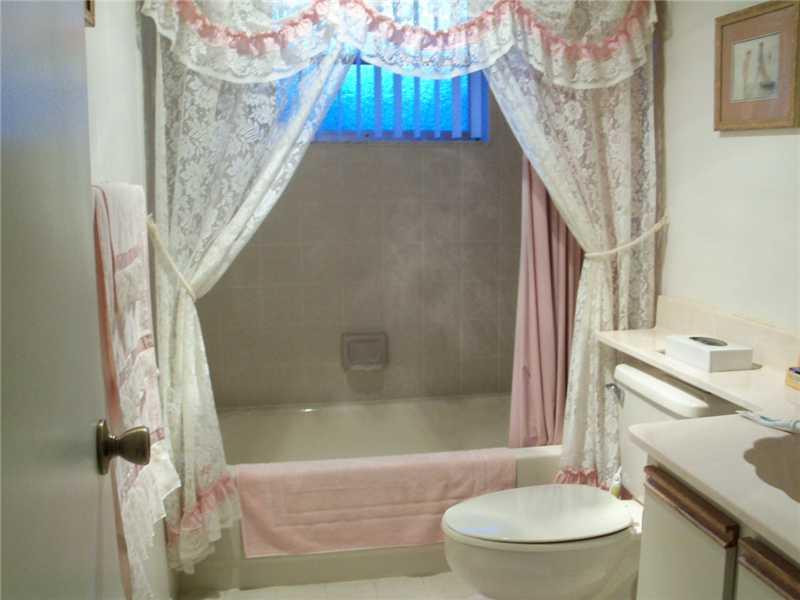 MEADOWBROOK LAKES - Residential