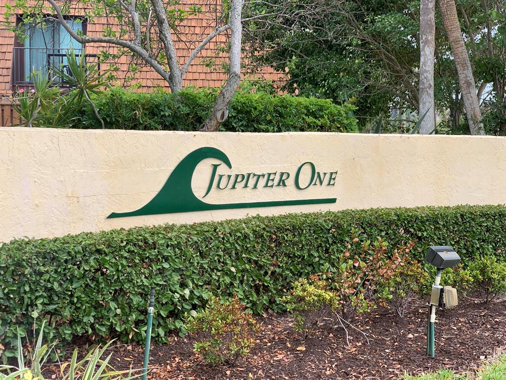 Enjoy vacationing in this large oceanside, updated 2-bedroom townhome with a large private courtyard, community pool, tennis and sidewalks all minutes away from the Atlantic Ocean. Conveniently located to shopping, dining, parks, marinas, Harbourside, and the Riverwalk. Pet friend community. Tenant is responsible for the 13% tourist tax, $200 exit cleaning fee, $250 nonrefundable pet fee and electric usage over the $75 monthly allowance. Off-season rental available. Non-smokers only. Available June 2021.