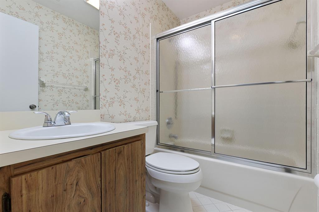 RIDGEPOINTE WOODS VILLAS - Residential