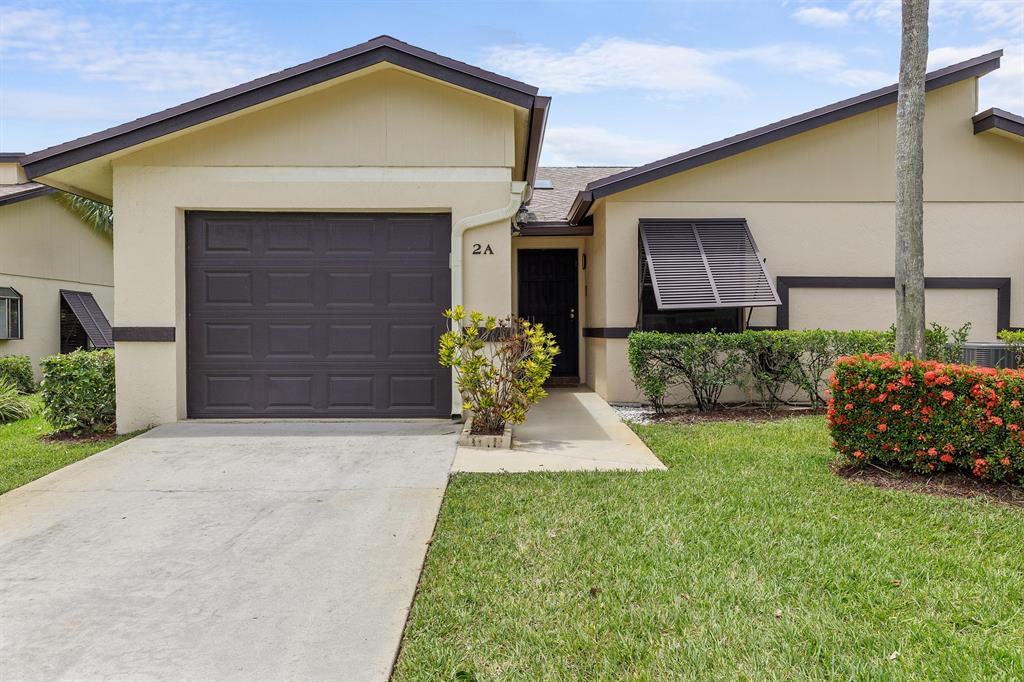 RIDGEPOINTE WOODS VILLAS - Residential