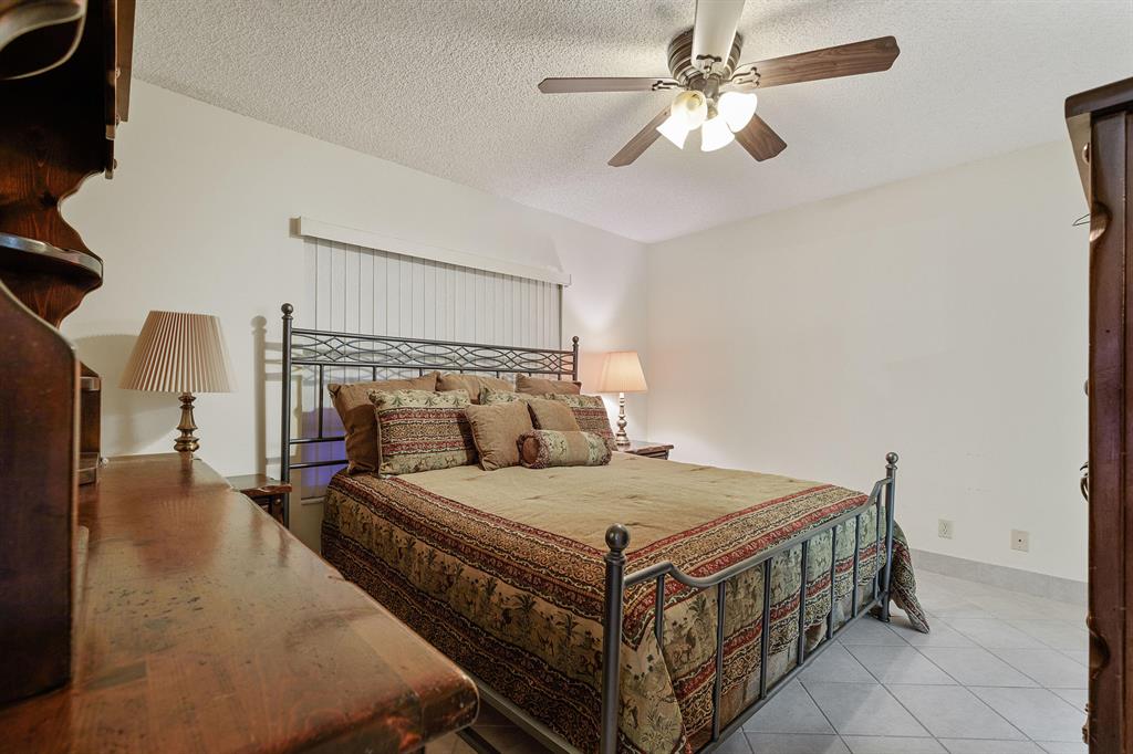 RIDGEPOINTE WOODS VILLAS - Residential