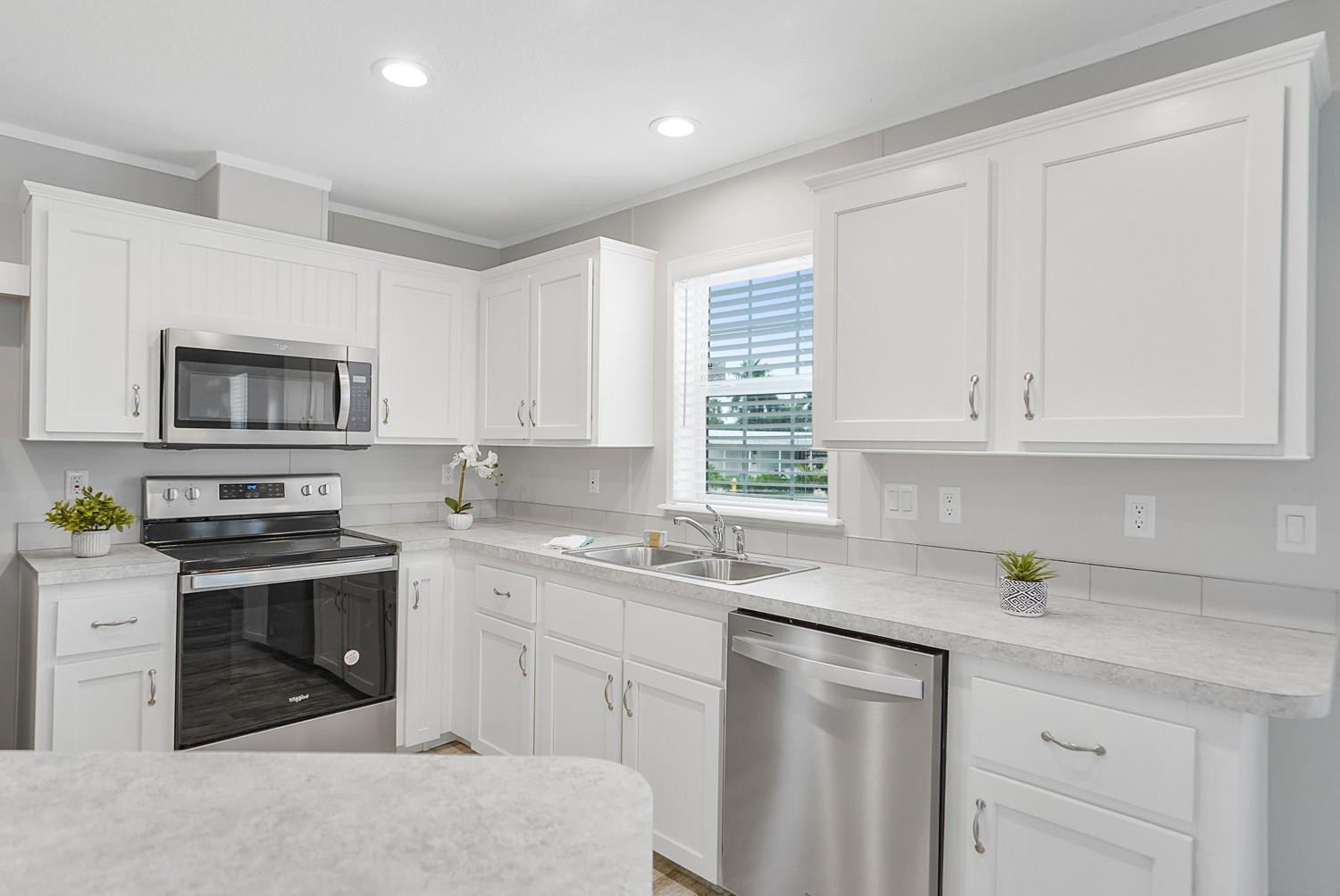 RAVENSWOOD ESTATES & MARINAS - Residential Lease