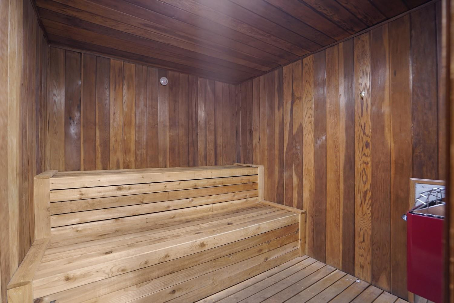 RAVENSWOOD ESTATES & MARINAS - Residential Lease