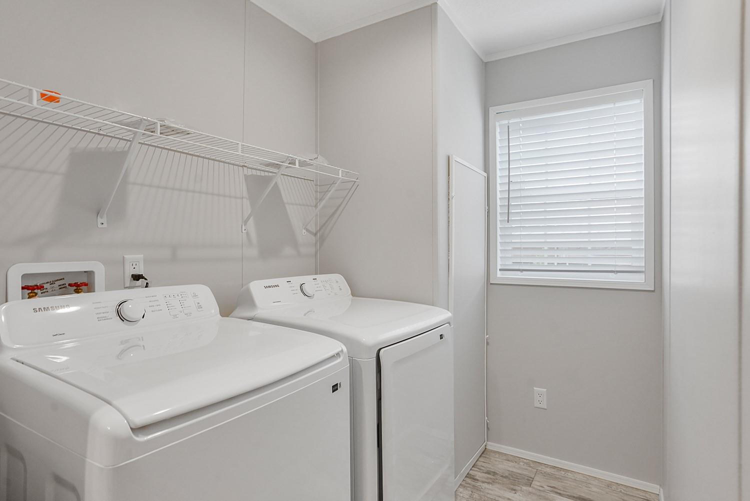 RAVENSWOOD ESTATES & MARINAS - Residential Lease