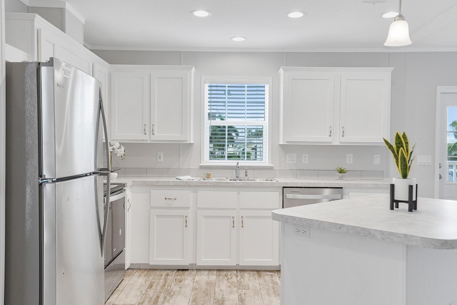 RAVENSWOOD ESTATES & MARINAS - Residential Lease