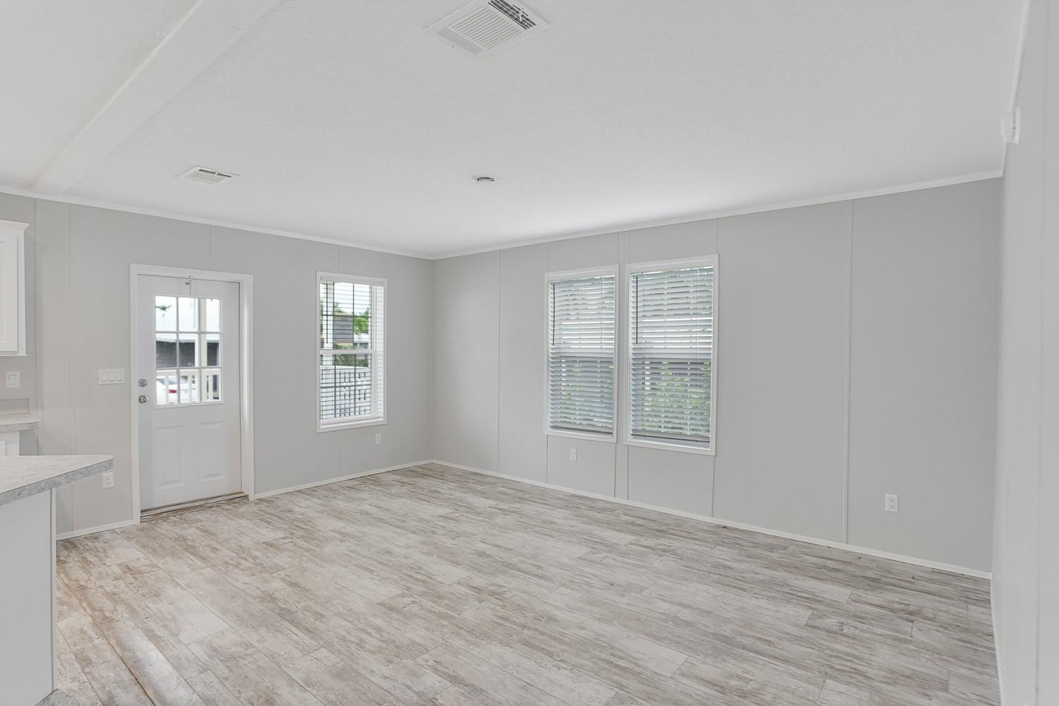 RAVENSWOOD ESTATES & MARINAS - Residential Lease