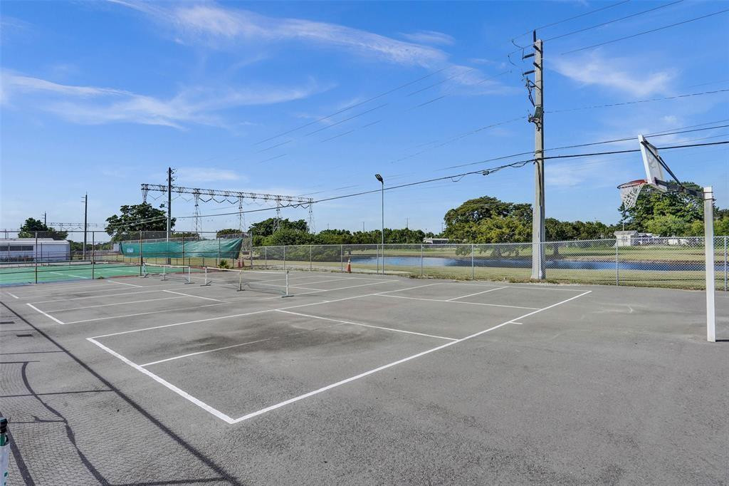 RAVENSWOOD ESTATES & MARINAS - Residential Lease