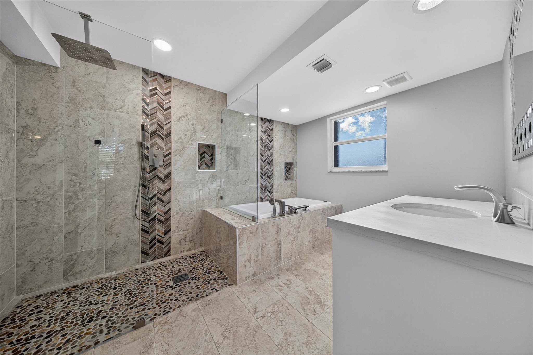 Palm-Aire At Coral Key - Residential Lease