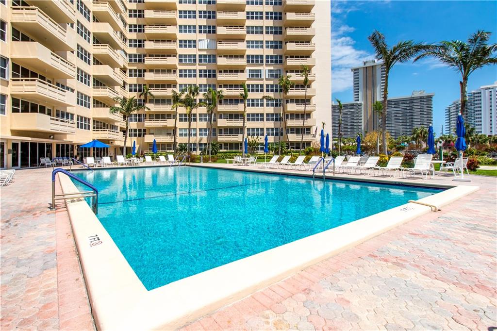 Coral Ridge Towers East - Residential