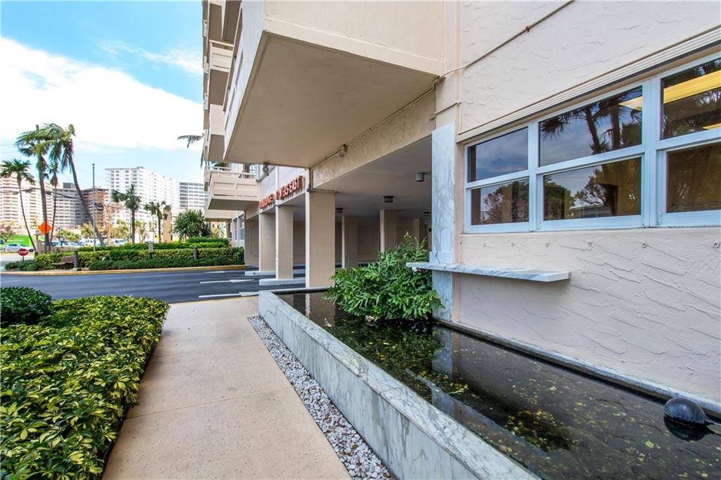 Coral Ridge Towers East - Residential