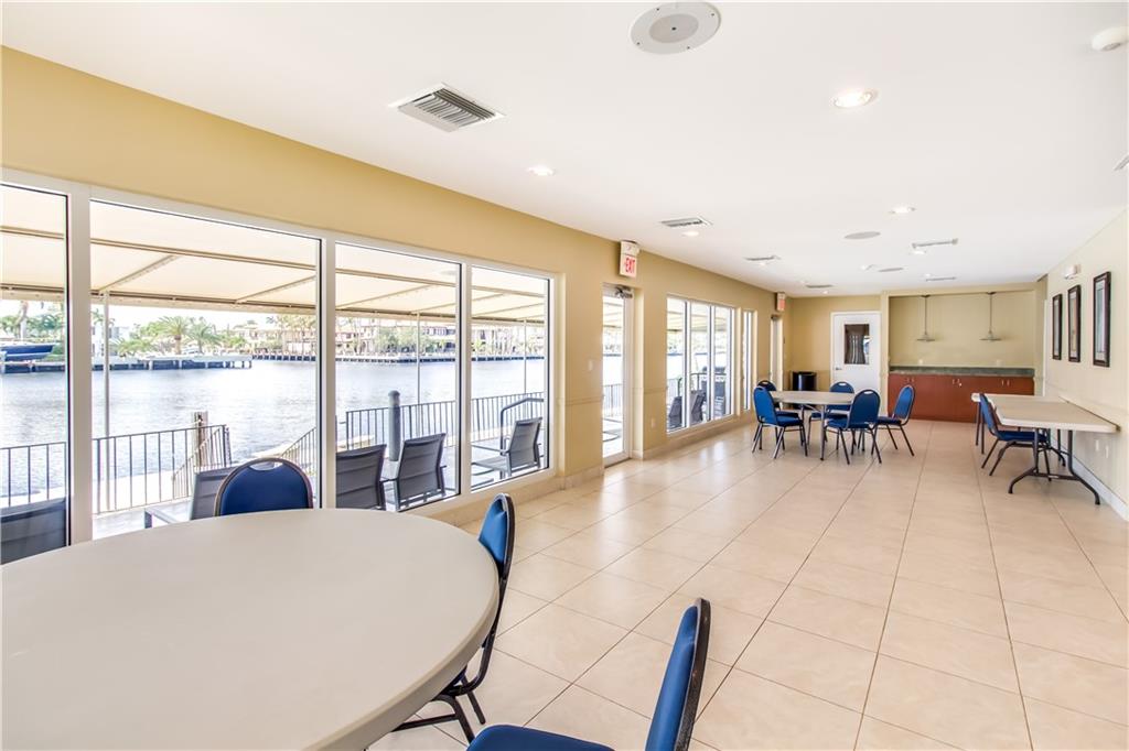 Coral Ridge Towers East - Residential