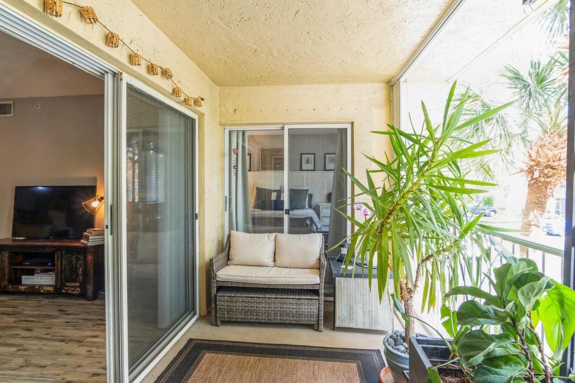 LIGHTHOUSE COVE AT TEQUESTA CONDO - Residential