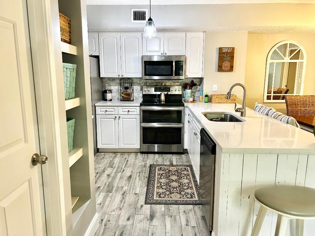 LIGHTHOUSE COVE AT TEQUESTA CONDO - Residential