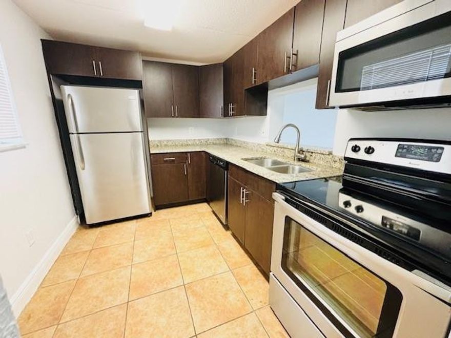 BEAUTIFUL SPACIOUS 2 BEDROOM 2 BATH APARTMENT BRIGHT AND AIRY, WITH BRAND NEW EUROPEAN STYLE KITCHEN, STAINLESS STEEL APPLIANCES. BEAUTIFUL BRAND NEW BATHROOMS. LARGE MASTER BEDROOM WITH WALK-IN CLOSET. TILE FLOORS. SCREENED BALCONY. CLOSE BUS STOPS, SHOPPING, RESTURANTS AND LIVELY ENTERTAINMENT. MOVE IN READY!!! FAST APPROVALS AVAILABLE!!! ** NO CREDIT SCORE REQUIREMENT **