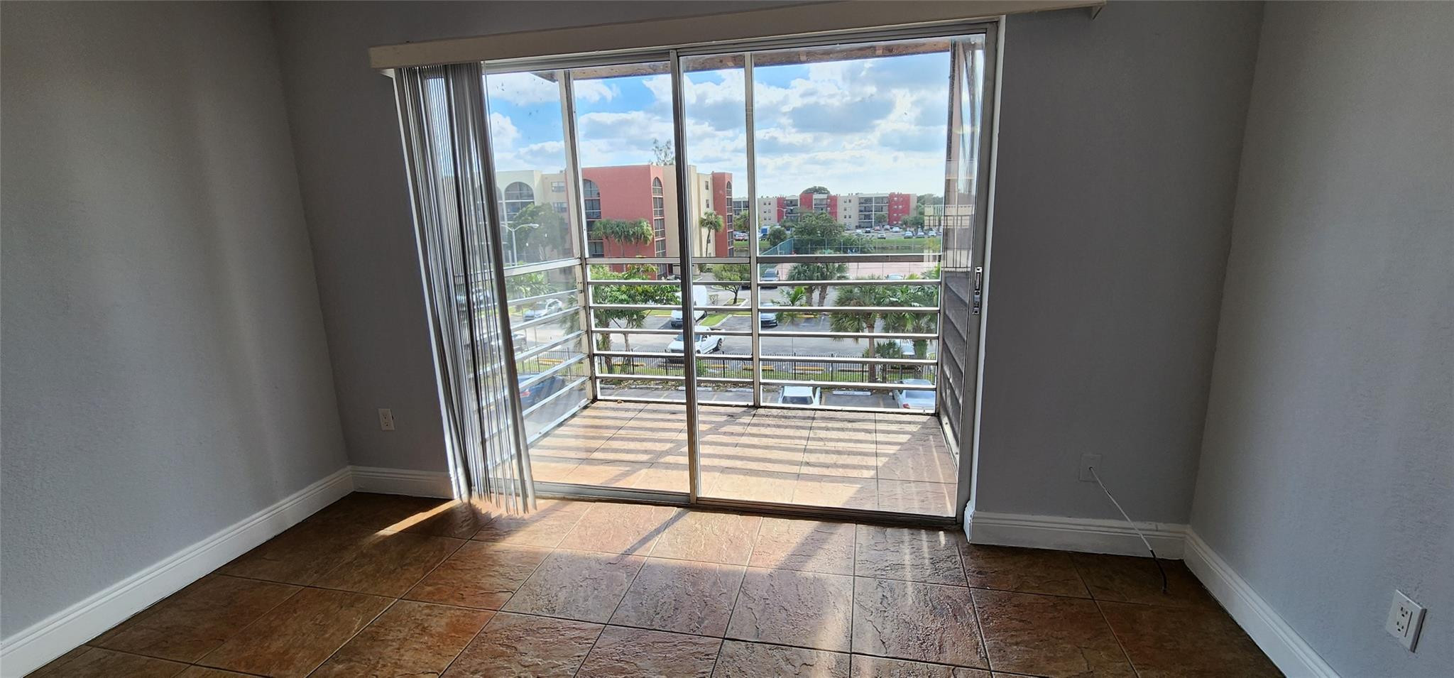 Brookfield Square Condo - Residential Lease