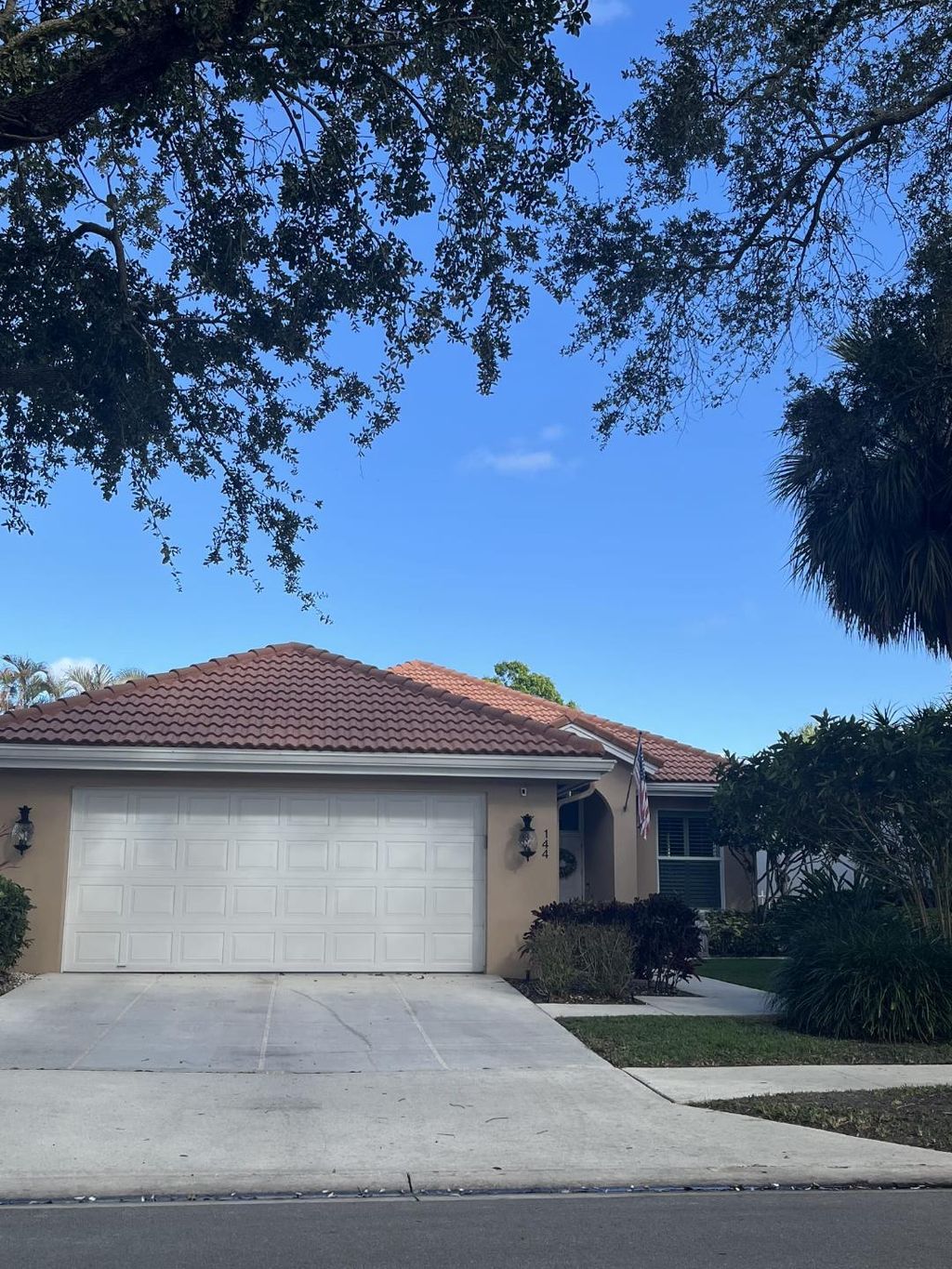 Photo of 144 Hampton Circle, Jupiter, FL 33458 (MLS # R11168041)