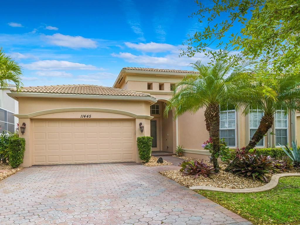Photo of 11445 SW Kingslake Circle, Port Saint Lucie, FL 34987 (MLS # R10699420)