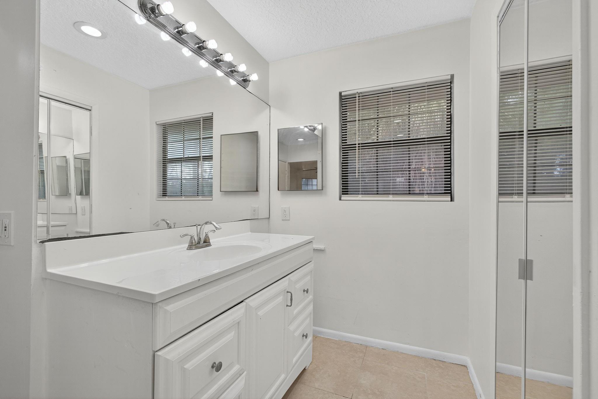 Acreage & Unrec - Residential Lease