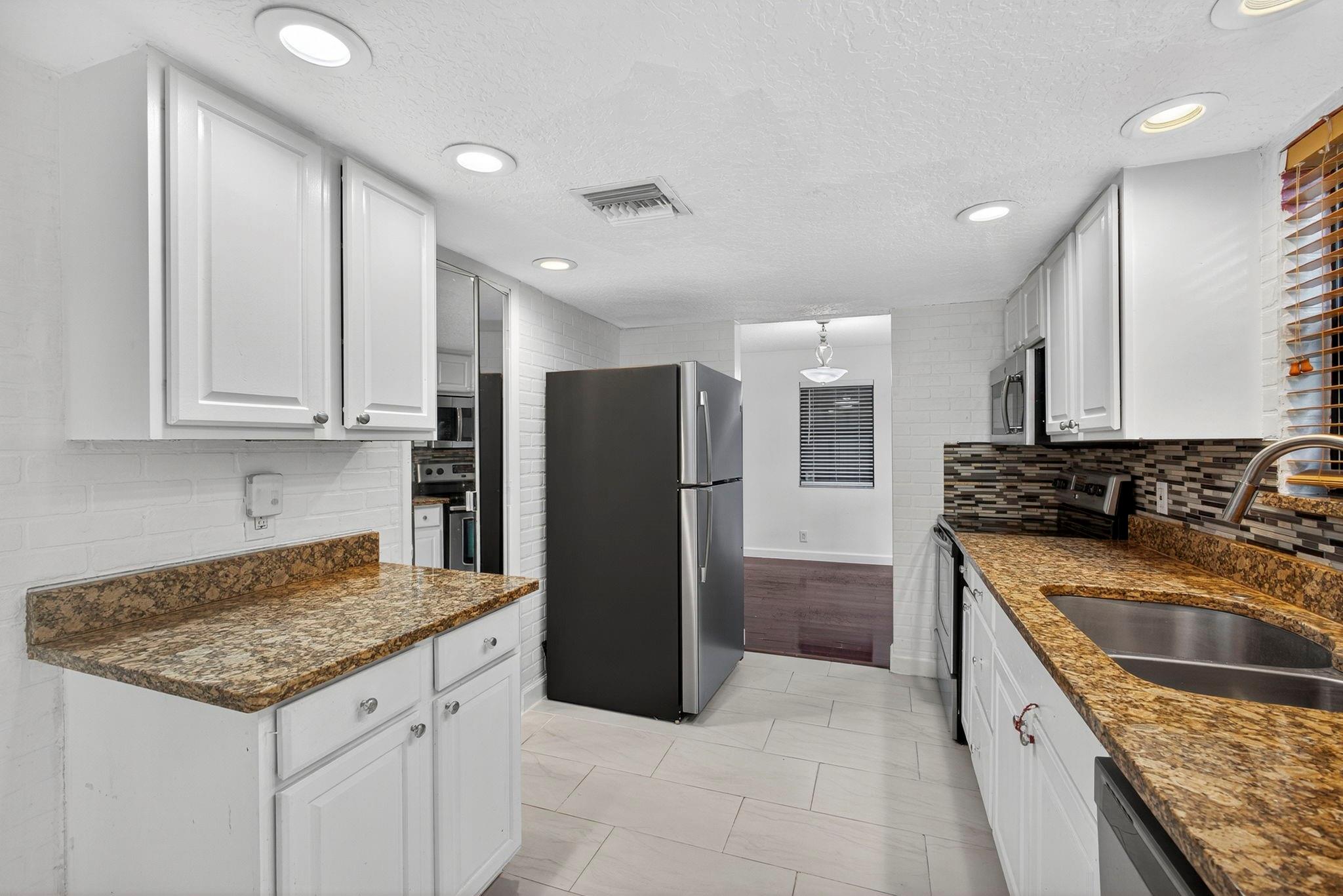 Acreage & Unrec - Residential Lease