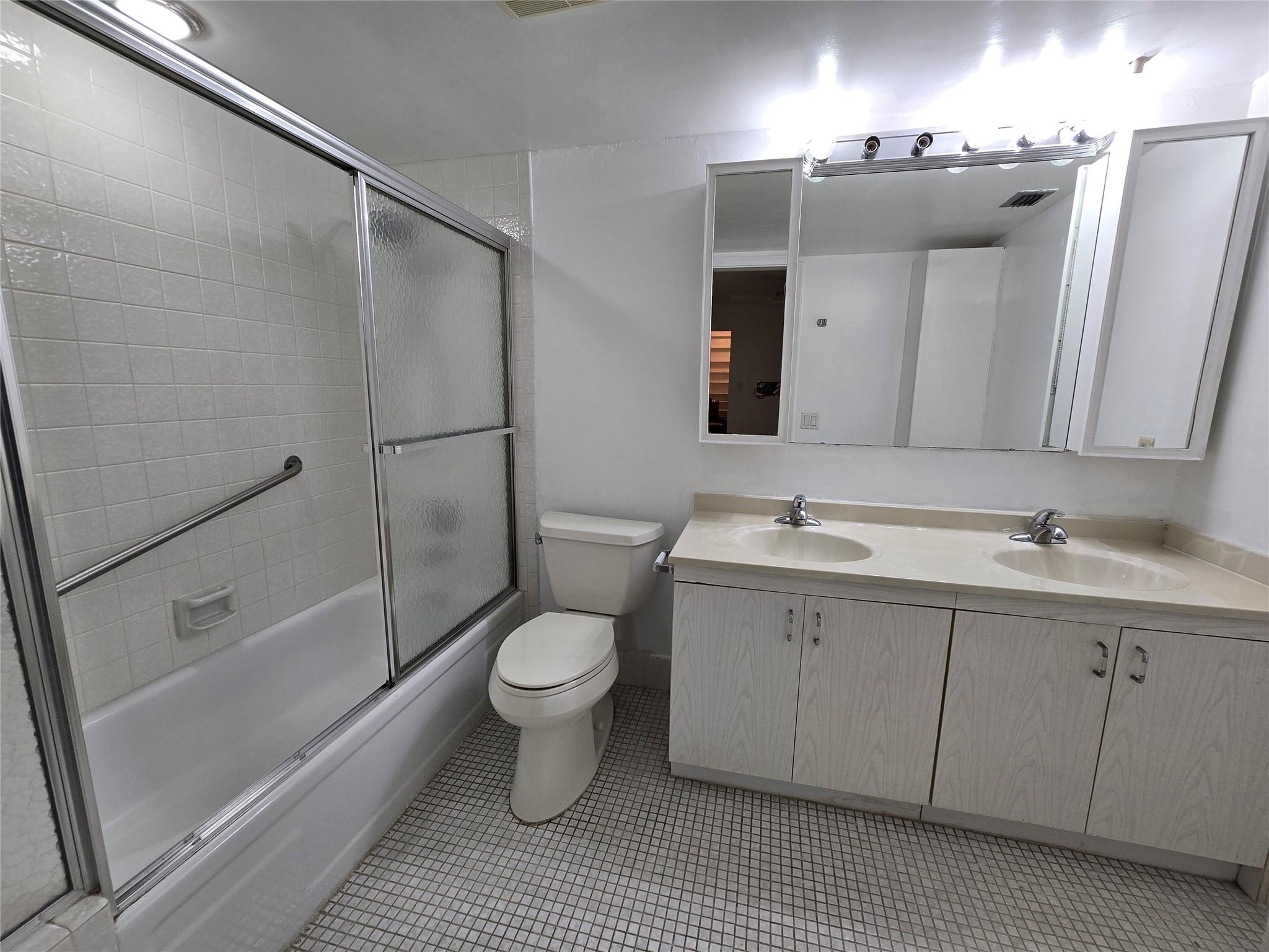 Lucaya Village II-D - Residential