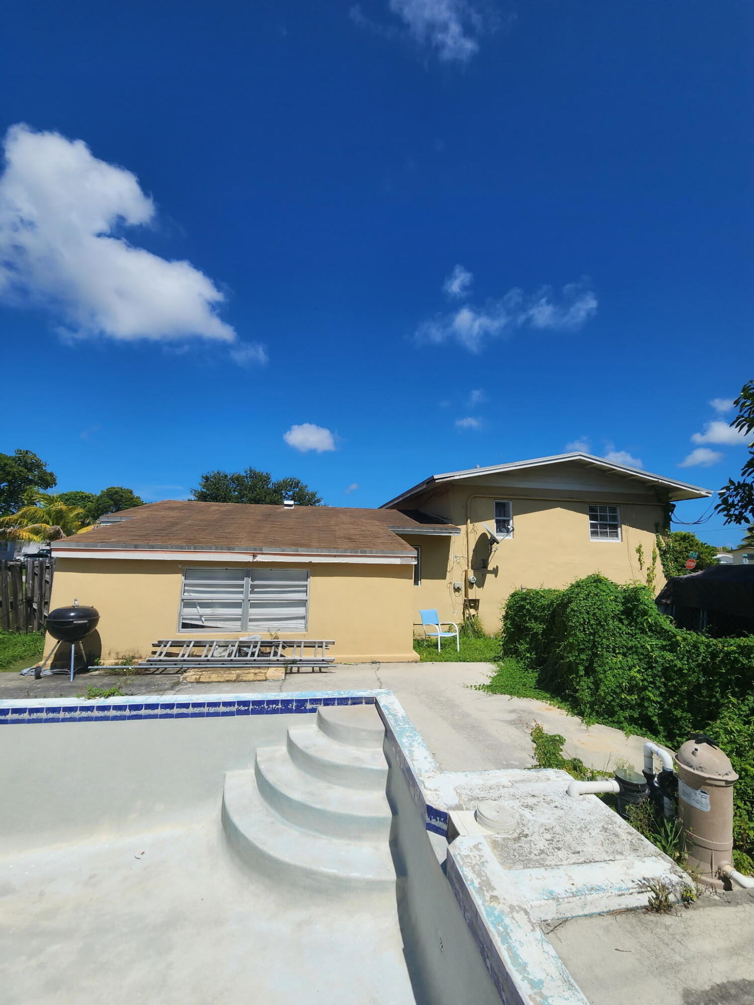 20300 NE 12TH Court