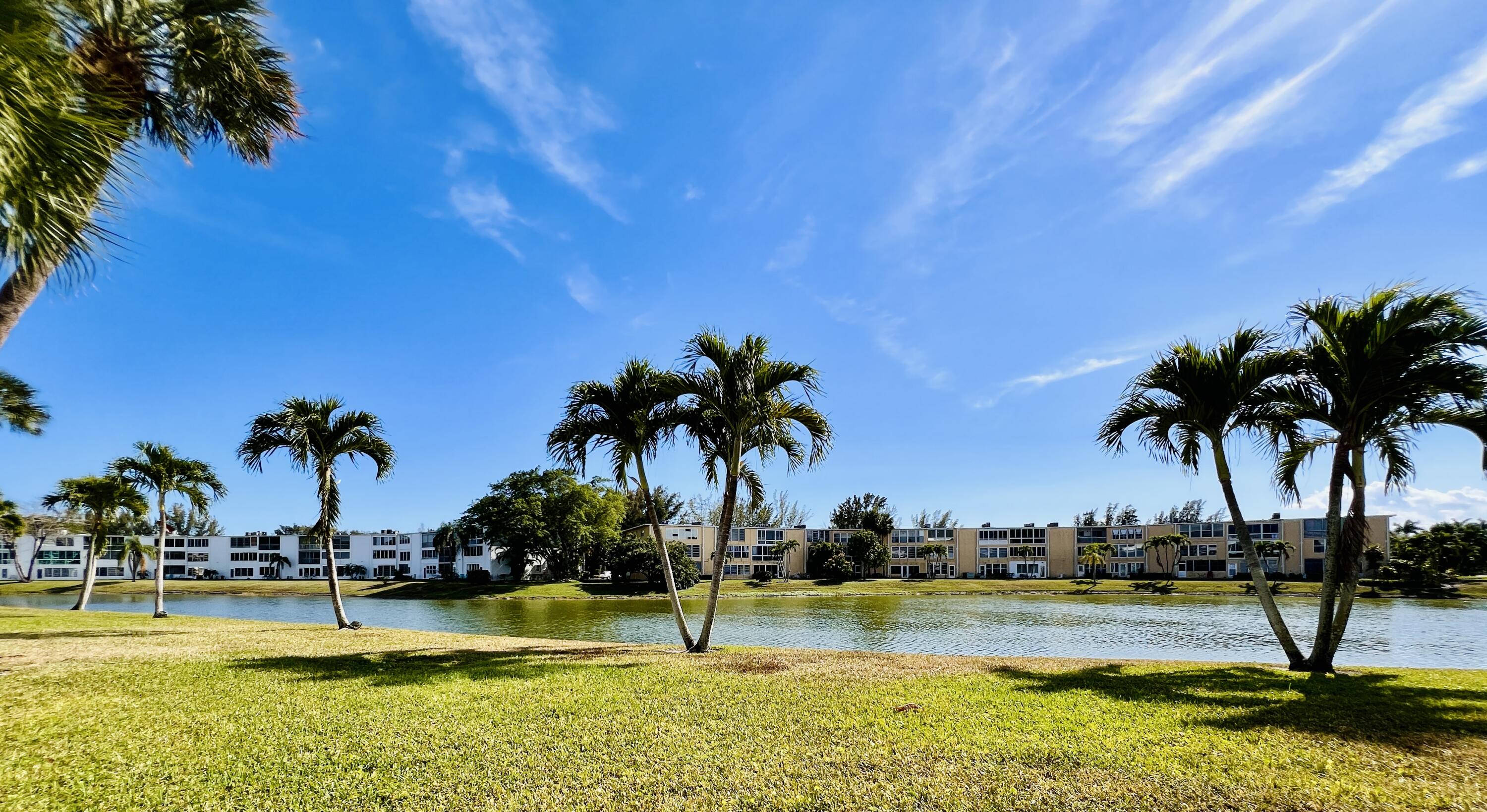 CENTURY VILLAGE - WELLINGTON CONDOS - Residential