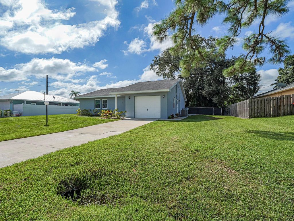 Photo of 2725 1st Lane, Vero Beach, FL 32968 (MLS # F10529764)