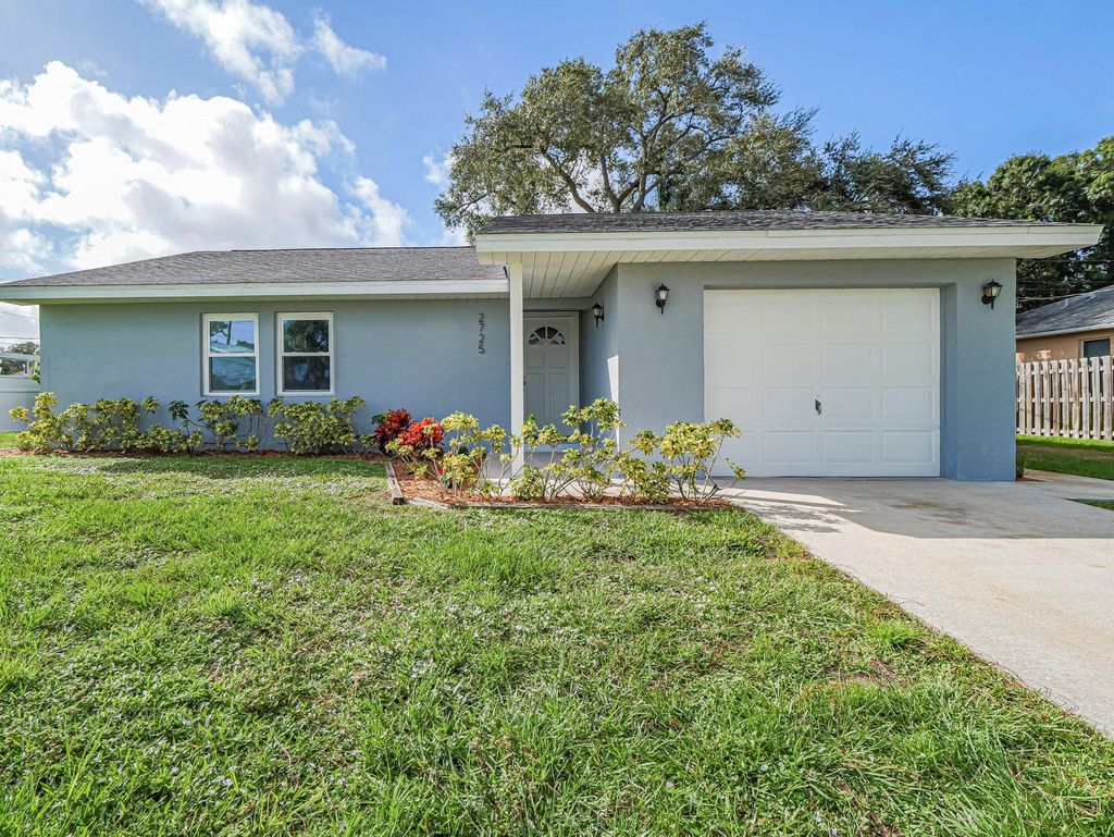 Photo of 2725 1st Lane, Vero Beach, FL 32968 (MLS # F10529764)