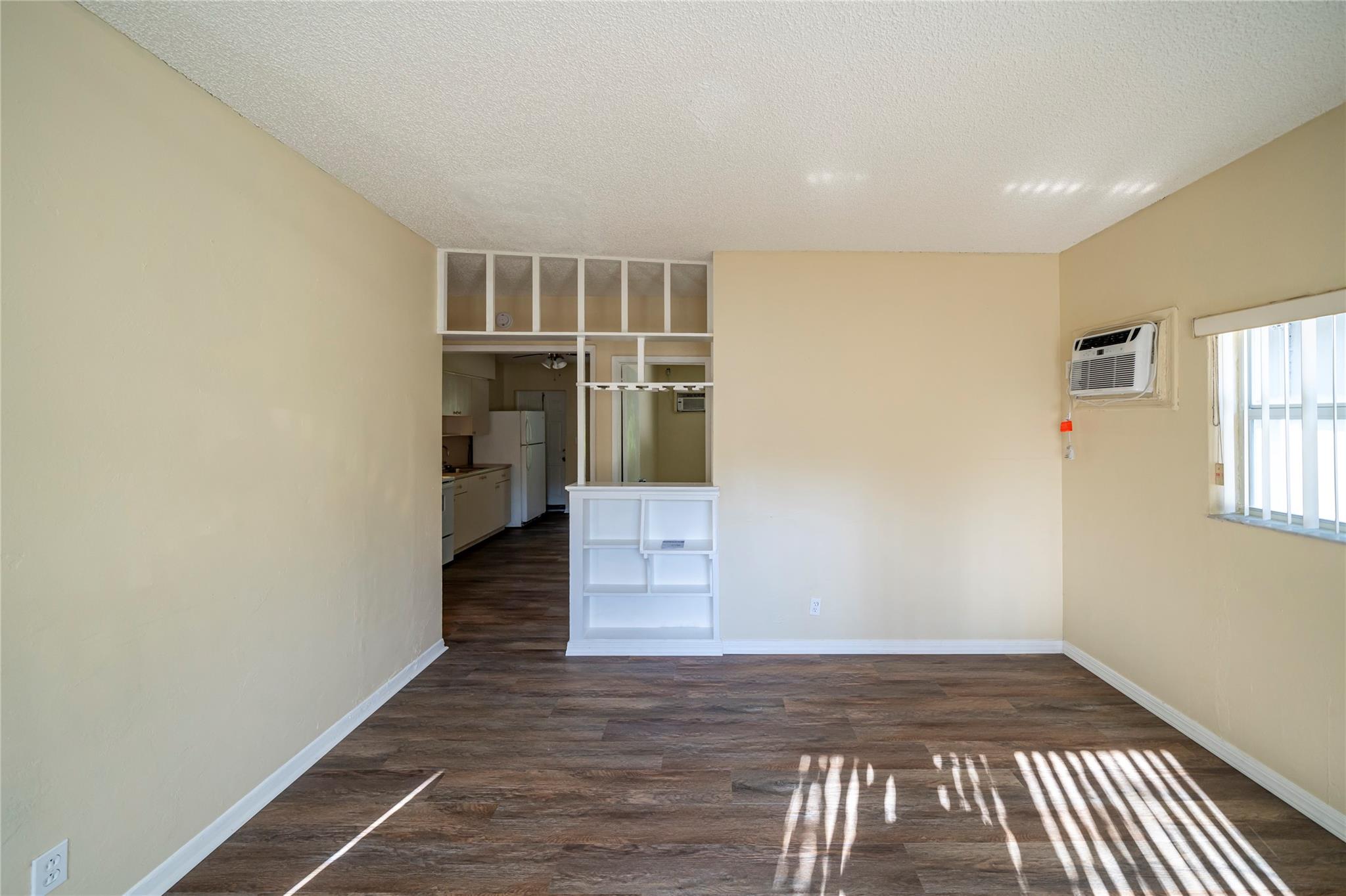 115 NE 4th St 4