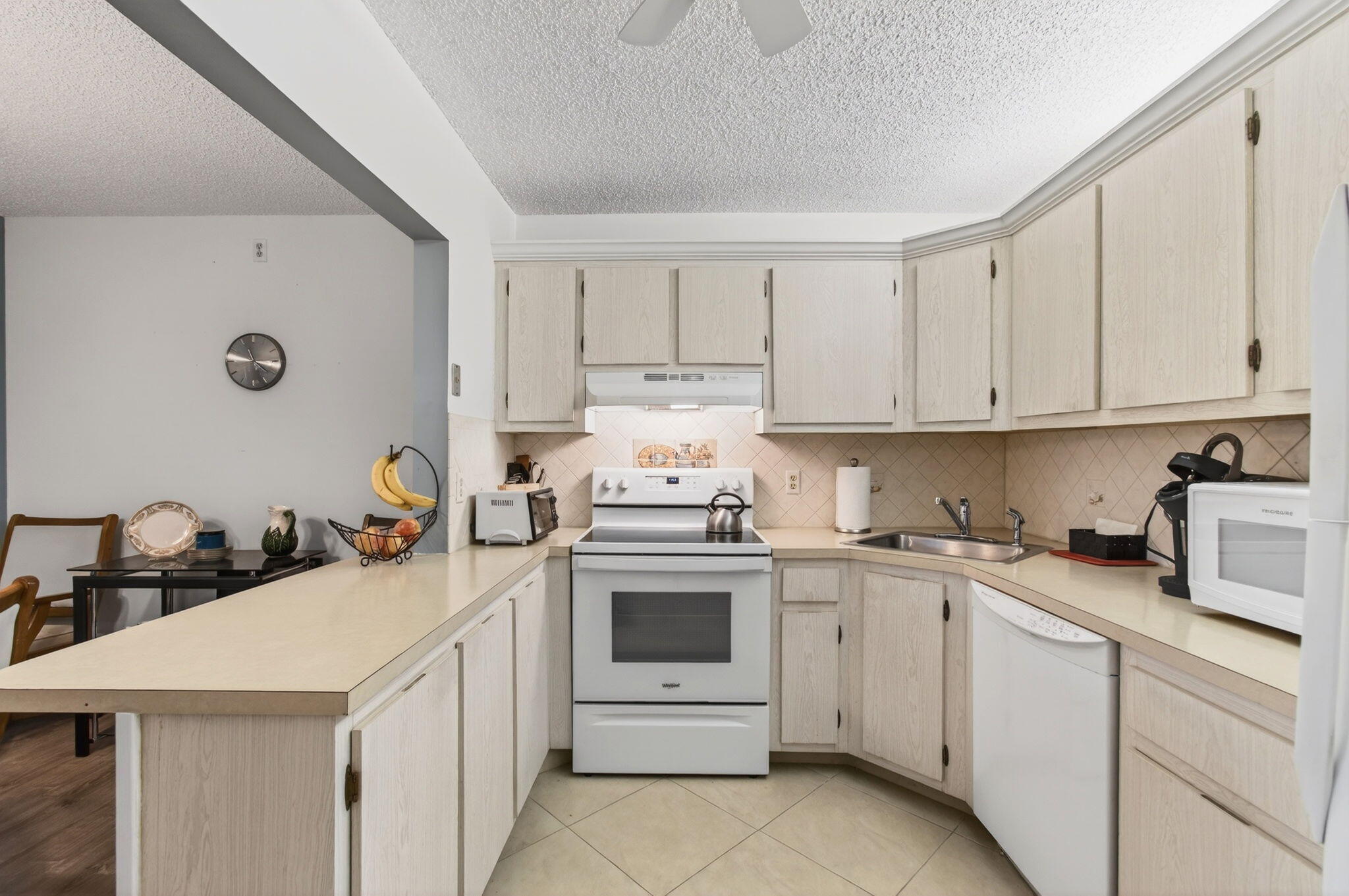 PINE RIDGE SOUTH IV CONDO - Residential