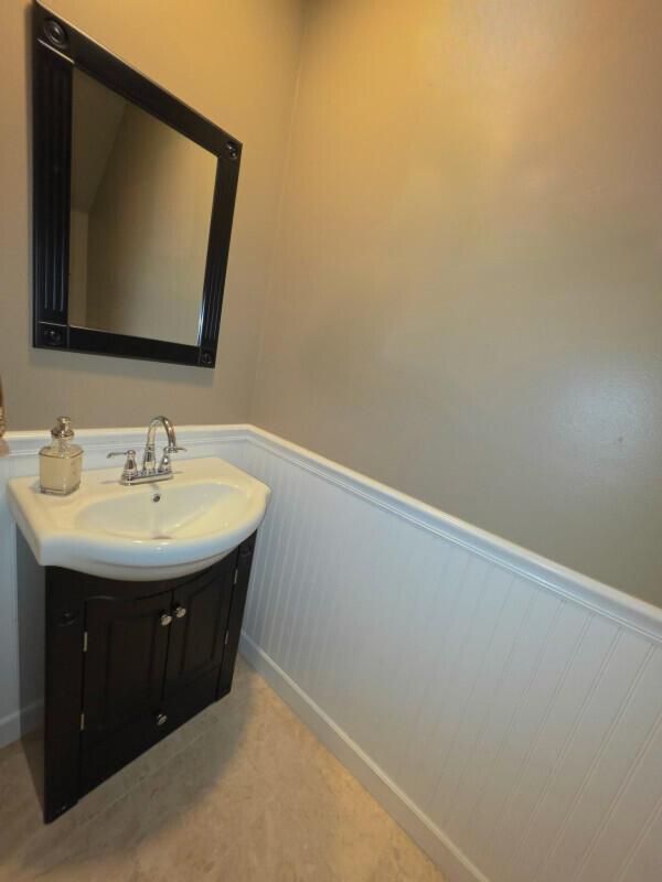 TEQUESTA OAKS - Residential Lease