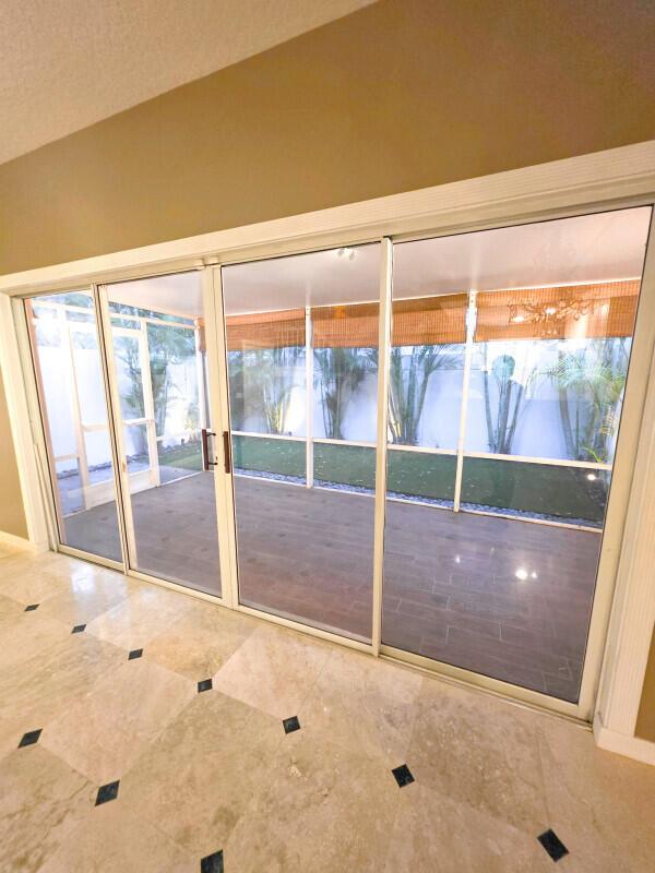 TEQUESTA OAKS - Residential Lease