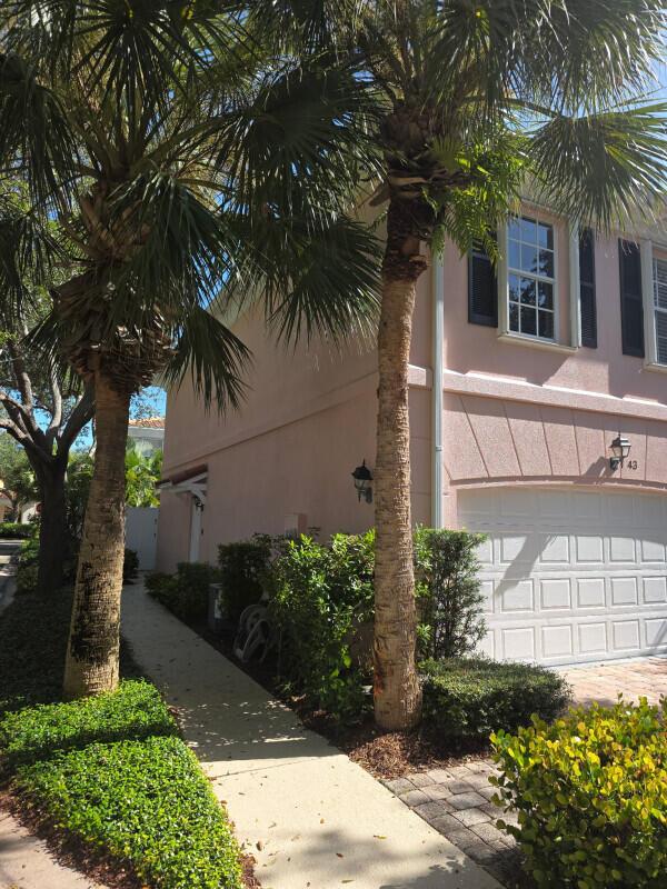 TEQUESTA OAKS - Residential Lease