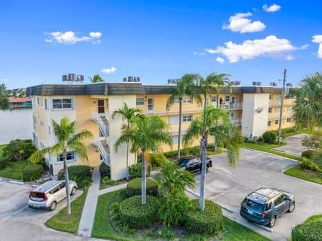 Photo of 1351 Bayshore Drive #101, Fort Pierce, FL 34949 (MLS # R11140665)