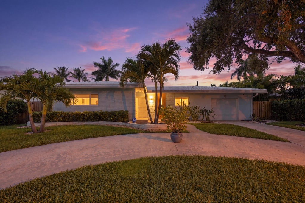 Photo of 1136 SW 12TH Street, Boca Raton, FL 33486 (MLS # B26055203)