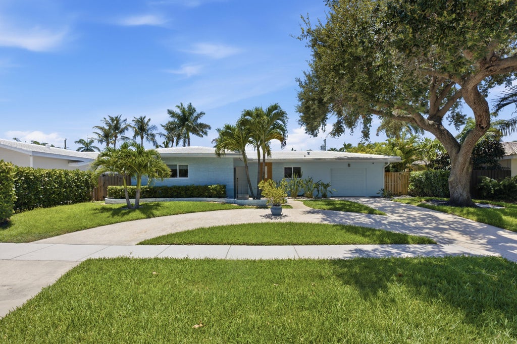 Photo of 1136 SW 12TH Street, Boca Raton, FL 33486 (MLS # B26055203)