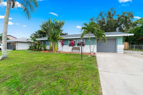 Photo of 543 SE Calmoso Drive, Port St Lucie, FL 34983 (MLS # R11136717)