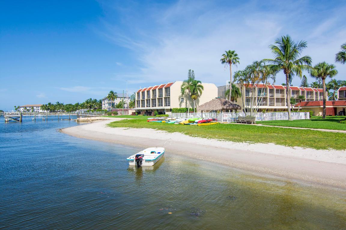 LA ENTRADA DEL MAR CONDOMINIUM - Residential Lease