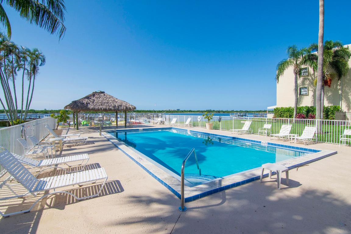 LA ENTRADA DEL MAR CONDOMINIUM - Residential Lease