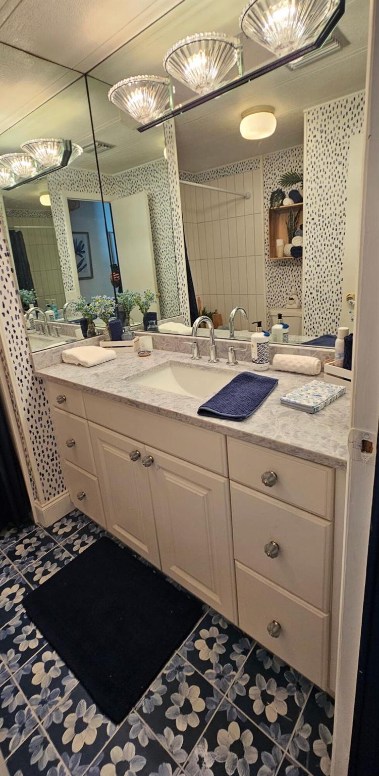 Spanish Lakes - Residential