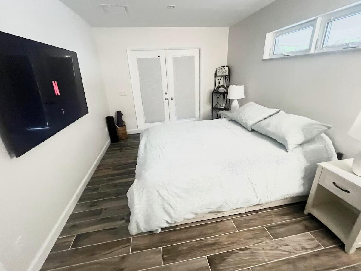 RIVERSIDE DRIVE PARK - Residential Lease