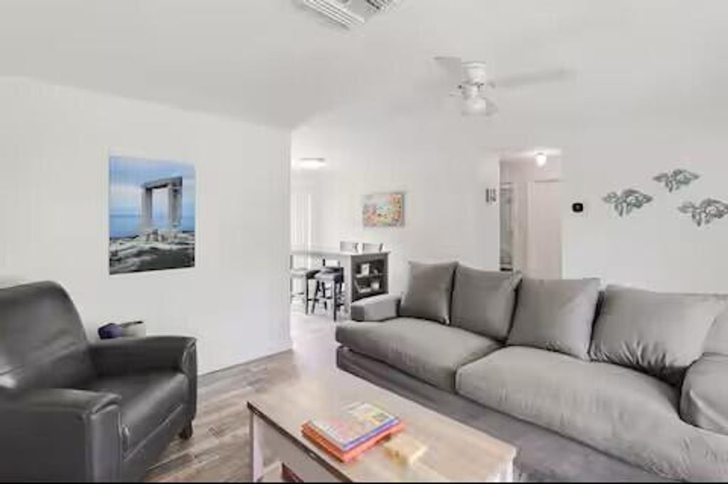 Photo of 1519 Treemont Ave, Jupiter, FL 33469 (MLS # R11163555)