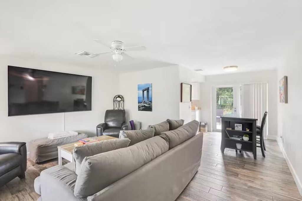 Photo of 1519 Treemont Ave, Jupiter, FL 33469 (MLS # R11163555)